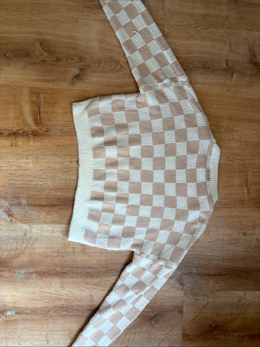 Debut Cream and Beige Checkerboard Crewneck Sweater - Picture 4 of 4